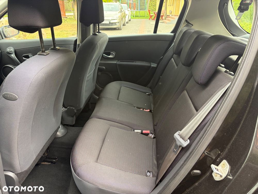 Renault Clio - 27