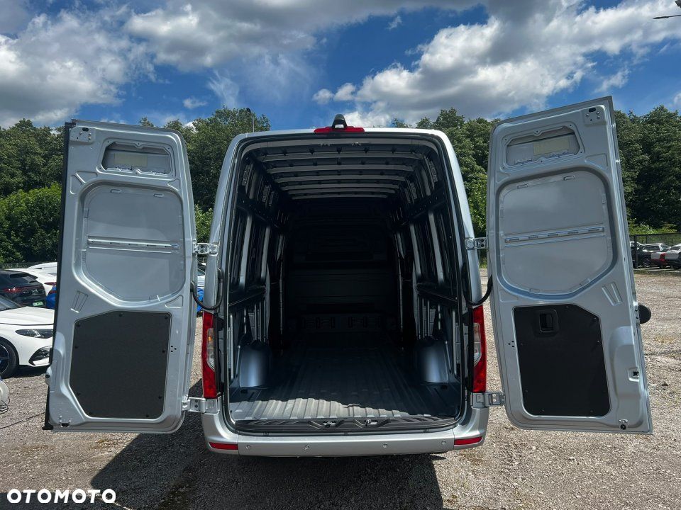 Mercedes-Benz Sprinter - 4