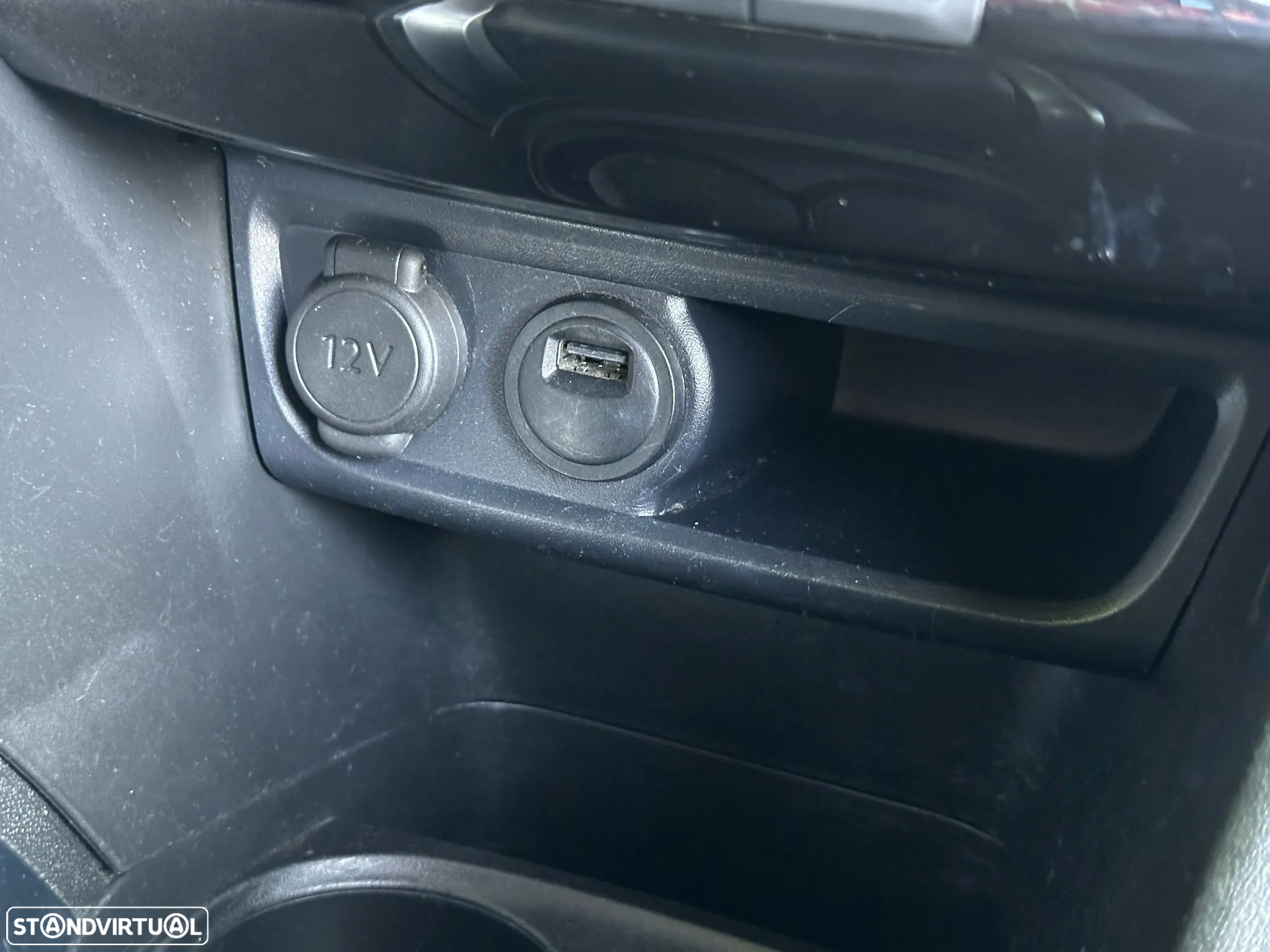 Peugeot 208 1.5 BlueHDi Signature - 15