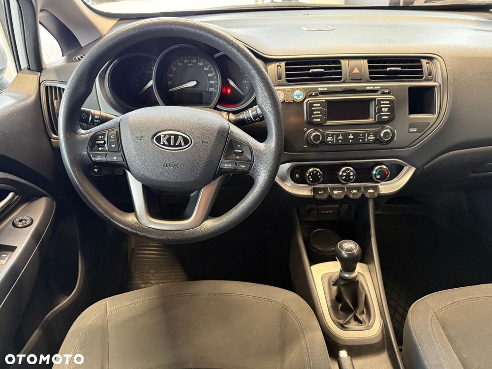 Kia Rio - 19