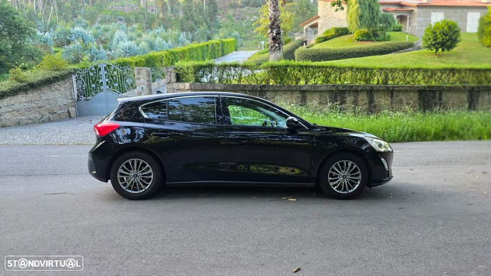 Ford Focus 1.0 EcoBoost S&S ST-LINE X - 11