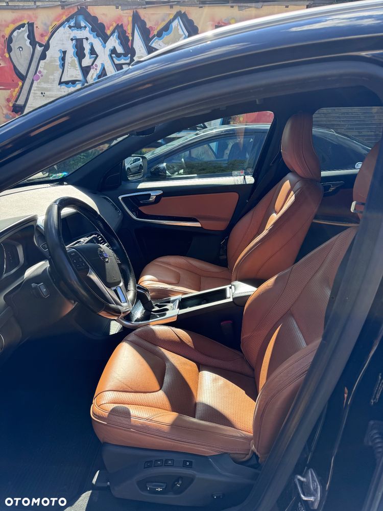 Volvo XC 60 D5 AWD Summum - 5
