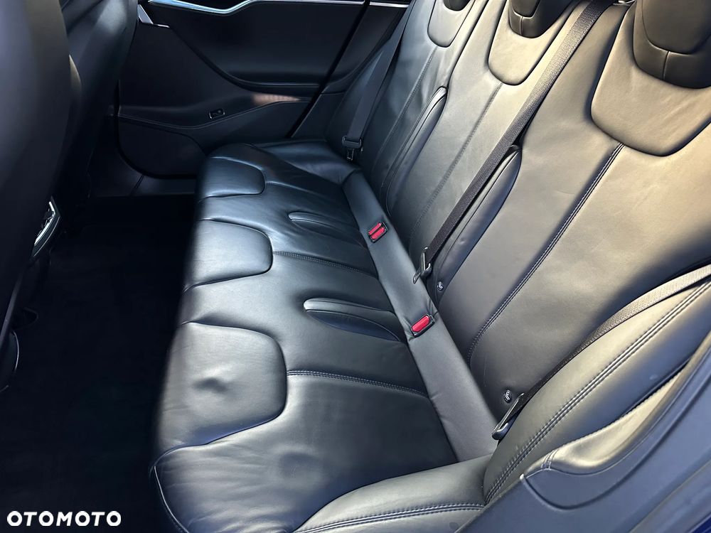 Tesla Model S - 14