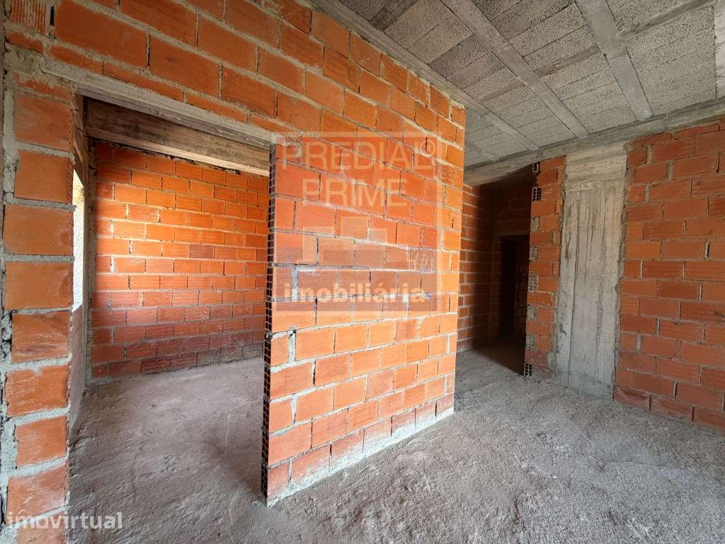APARTAMENTO T3 COM VARANDAS EM NOGUEIRA DO CRAVO - Grande imagem: 3/17