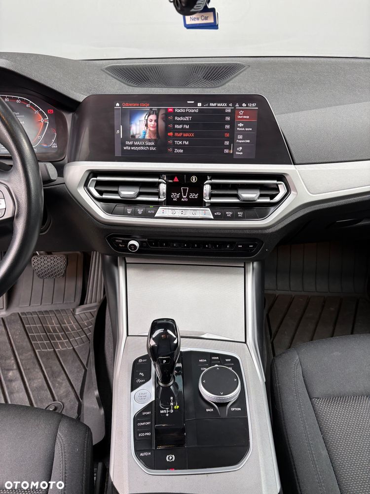 BMW Seria 3 318i - 22