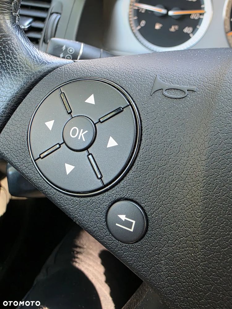 Mercedes-Benz Klasa C 220 CDI Elegance - 28