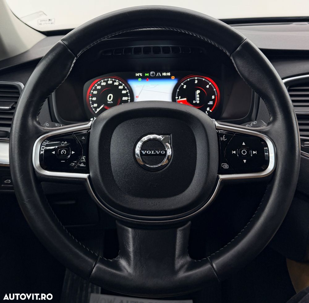 Volvo XC 90 D5 AWD Geartronic Momentum - 35