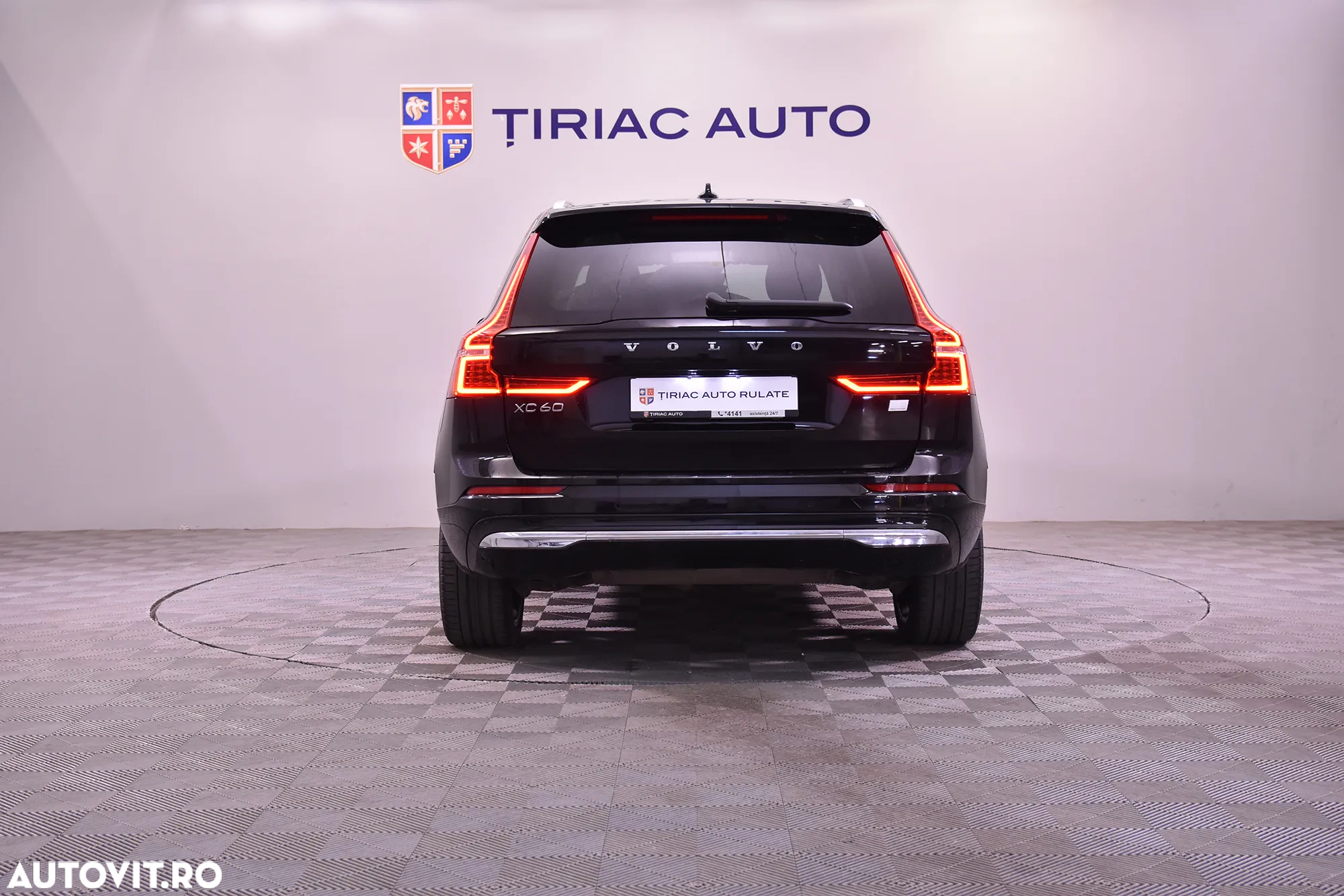 Volvo XC 60 T8 AWD Recharge Geartronic Inscription Expression - 4
