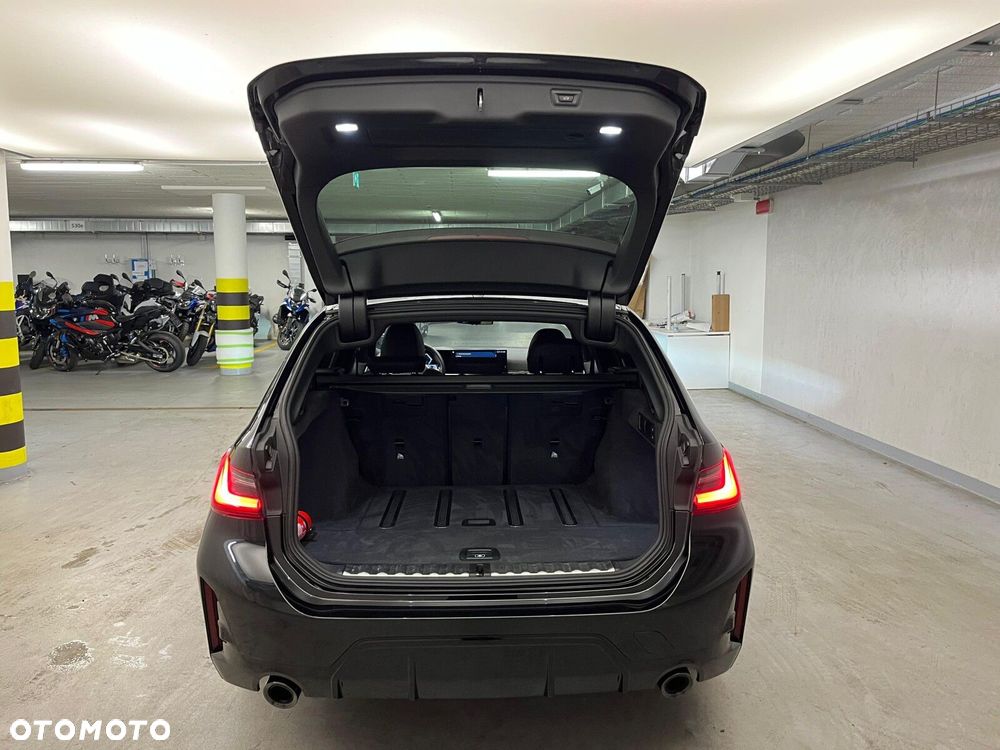 BMW Seria 3 320d xDrive mHEV M Sport - 36