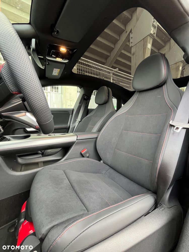 Mercedes-Benz CLA - 16