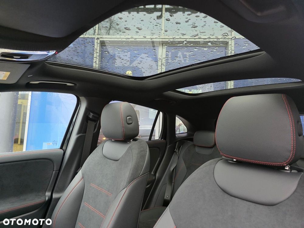 Mercedes-Benz GLA - 6