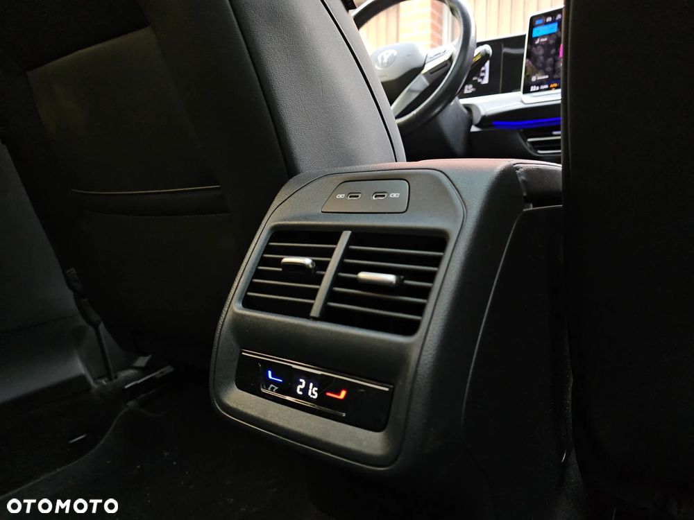 Volkswagen Passat - 19