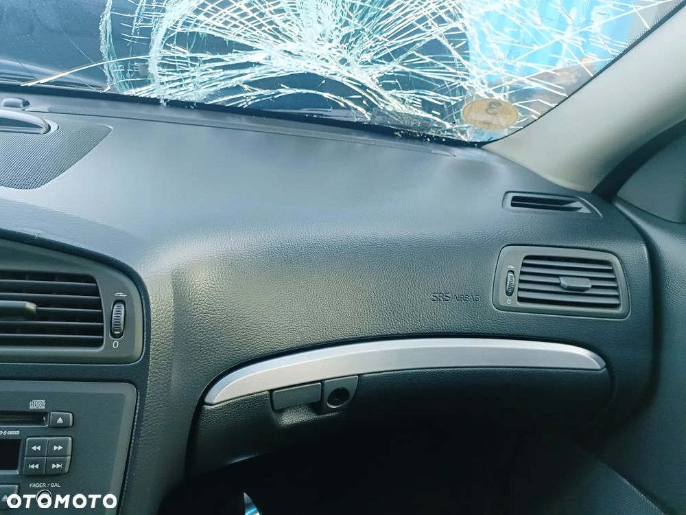 VOLVO S60 I 00-10 2002 r. deska rozdzielcza konsola + pasy lewy i prawy przód + moduł + AIRBAG  * - 4