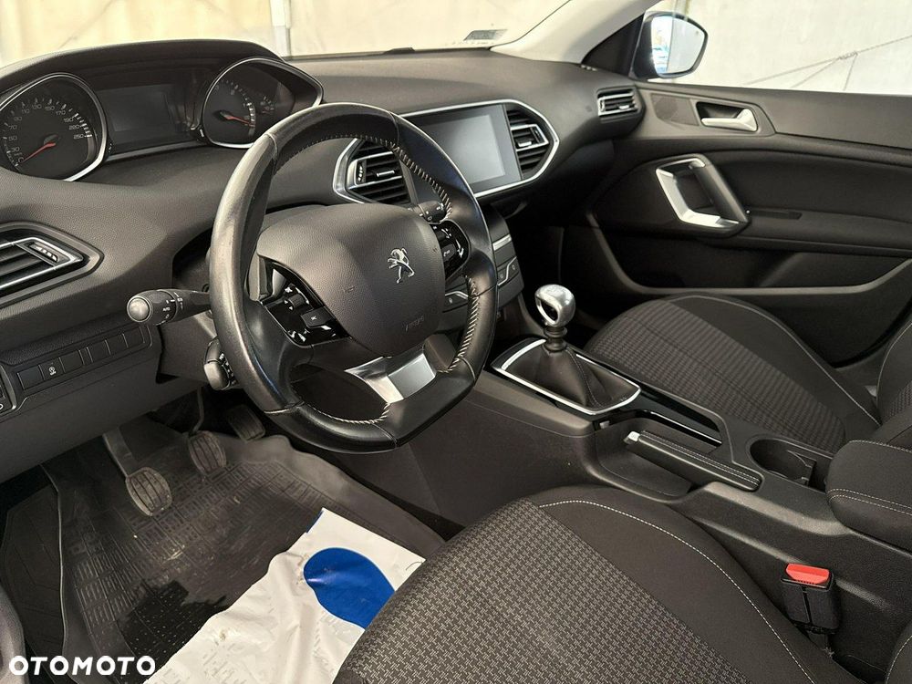 Peugeot 308 - 13