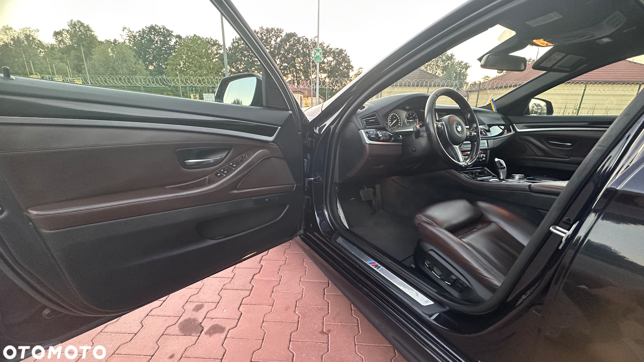 BMW Seria 5 525d xDrive - 29