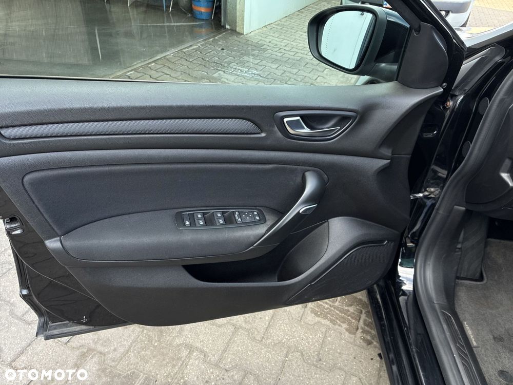 Renault Megane 1.5 Blue dCi Intens EDC - 11