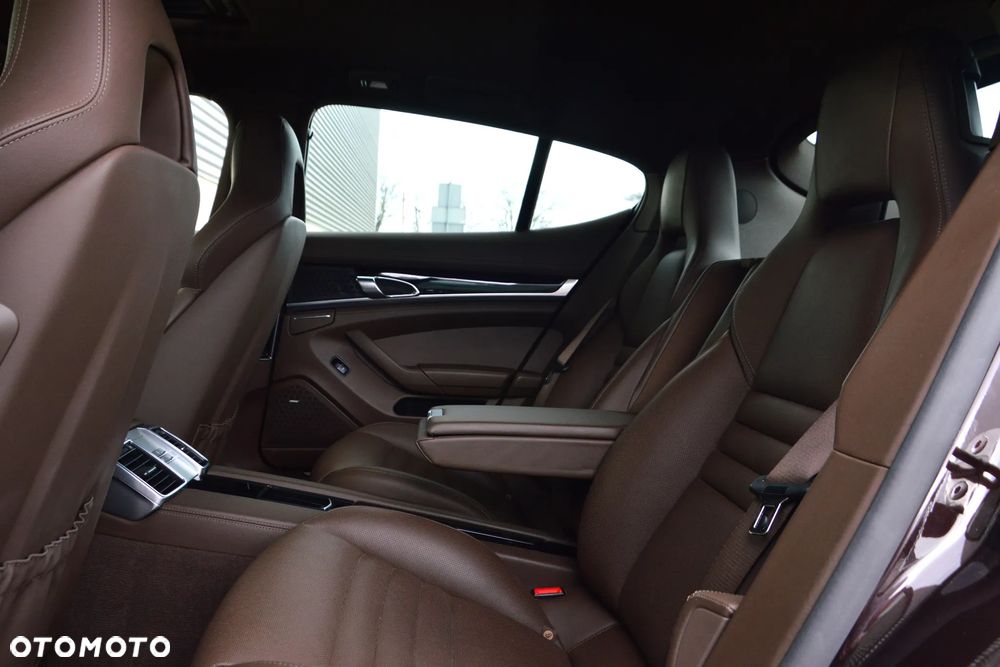 Porsche Panamera 4S - 18
