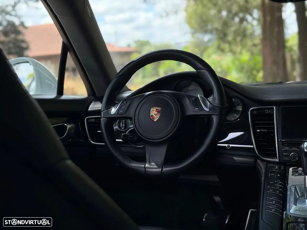 Porsche Panamera - 25