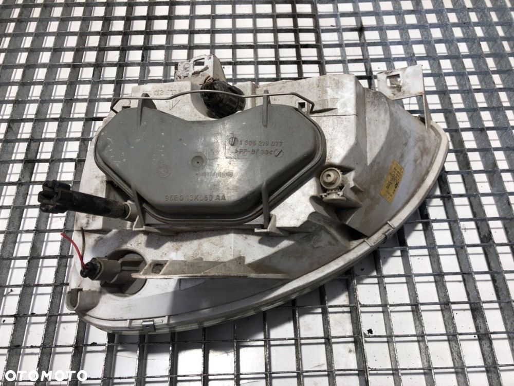 REFLEKTOR PRAWY PRZÓD  GAZ GAZELLE Autobus 2003 - 2013 2.1 TD 81 kW [110 KM] olej napędowy 2007 - - 4