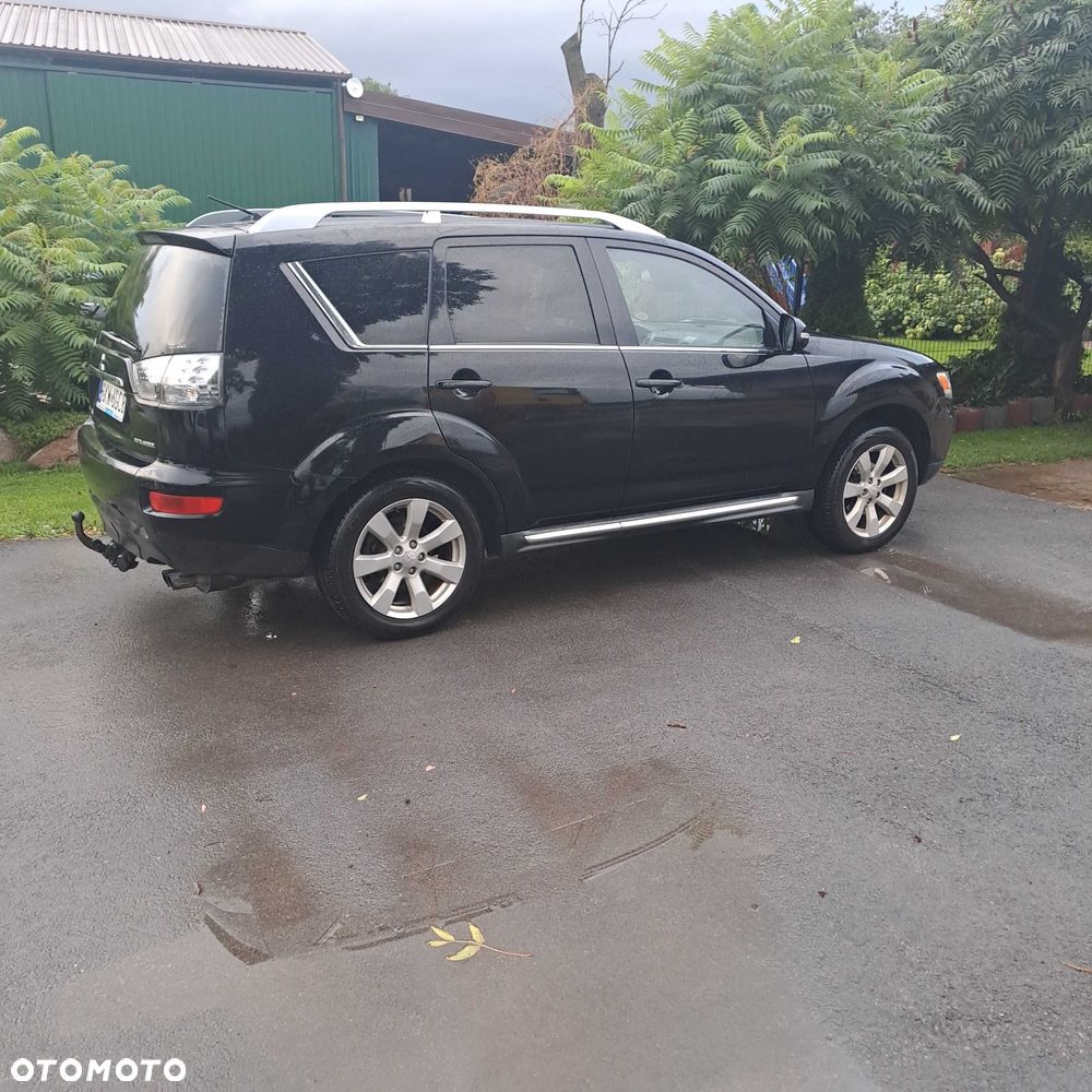 Mitsubishi Outlander - 4