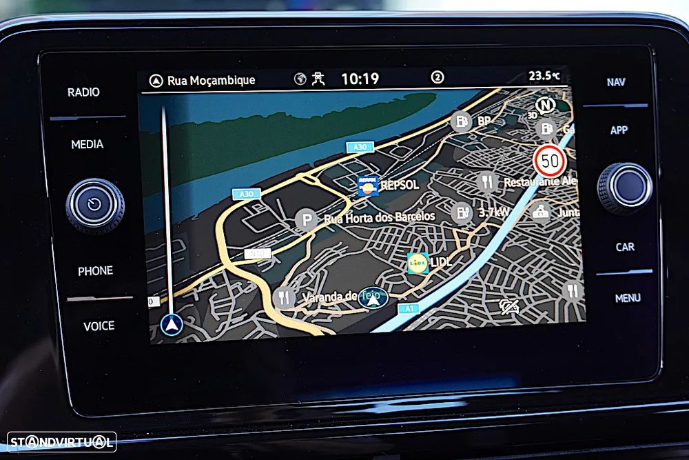 VW T-Roc 2.0 TDI R-Line DSG - 35