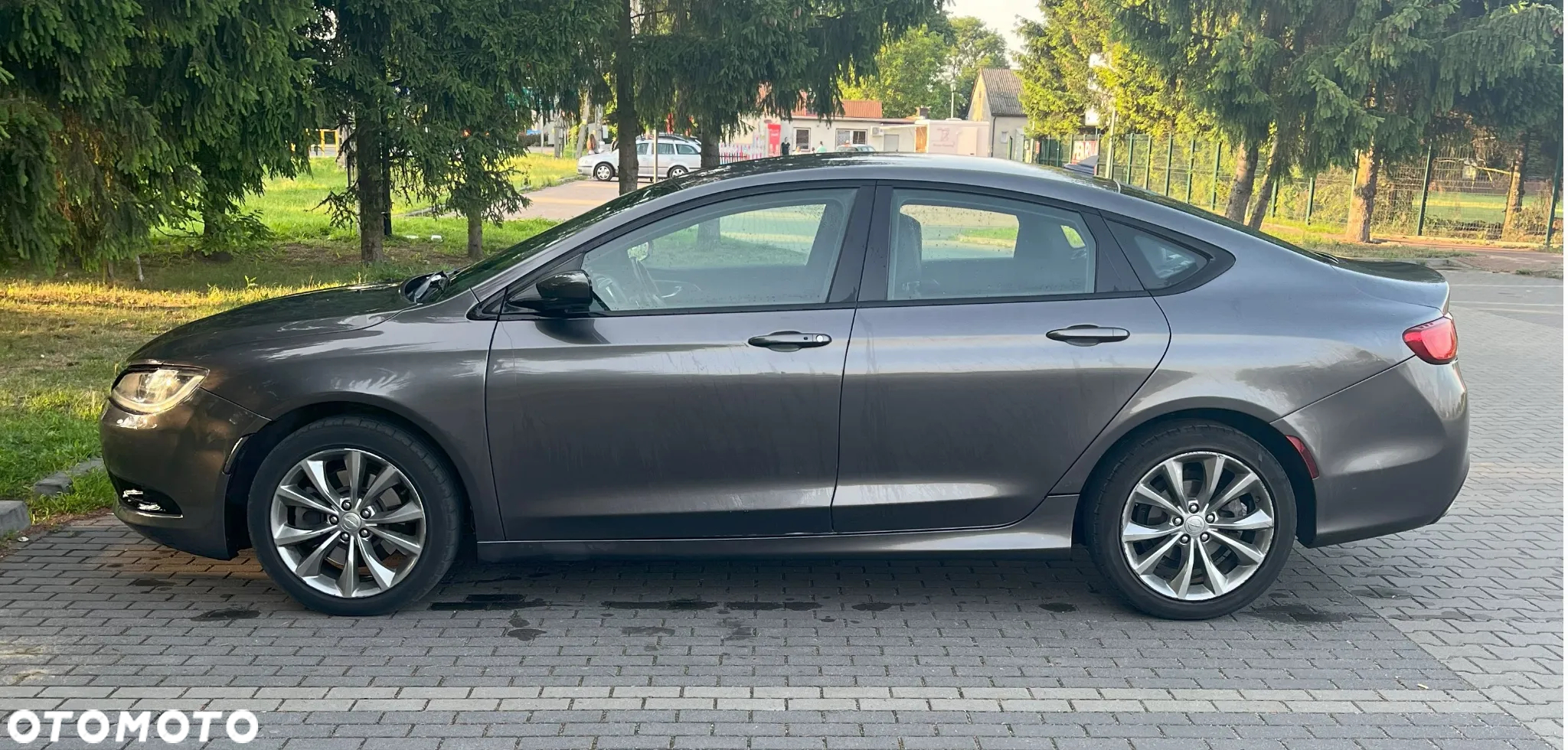 Chrysler 200 - 6