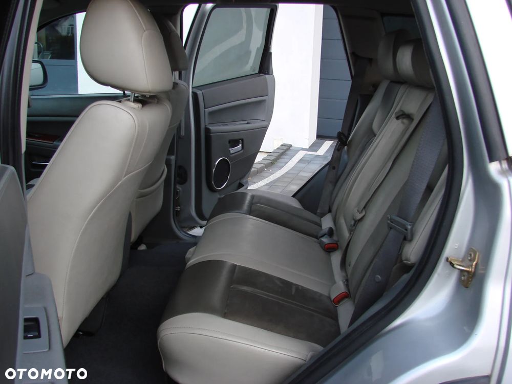 Jeep Grand Cherokee - 20
