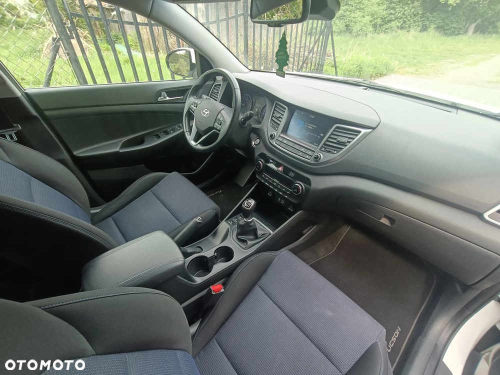 Hyundai Tucson 2.0 CRDI BlueDrive Style 2WD - 18