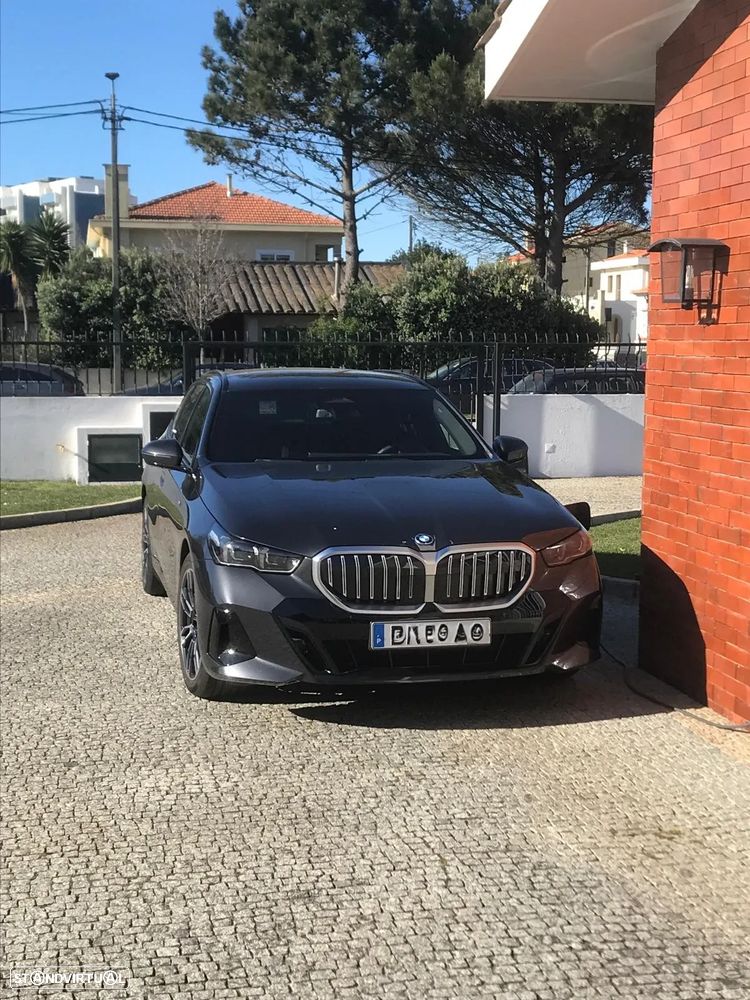BMW 530 e Pack Desportivo M - 1