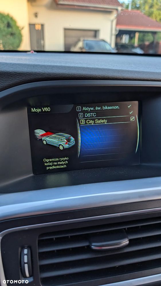 Volvo V60 D4 Drive-E R-Design Kinetic - 34