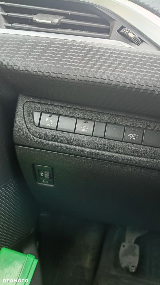 Peugeot 2008 1.2 Pure Tech GPF Active S&S - 25