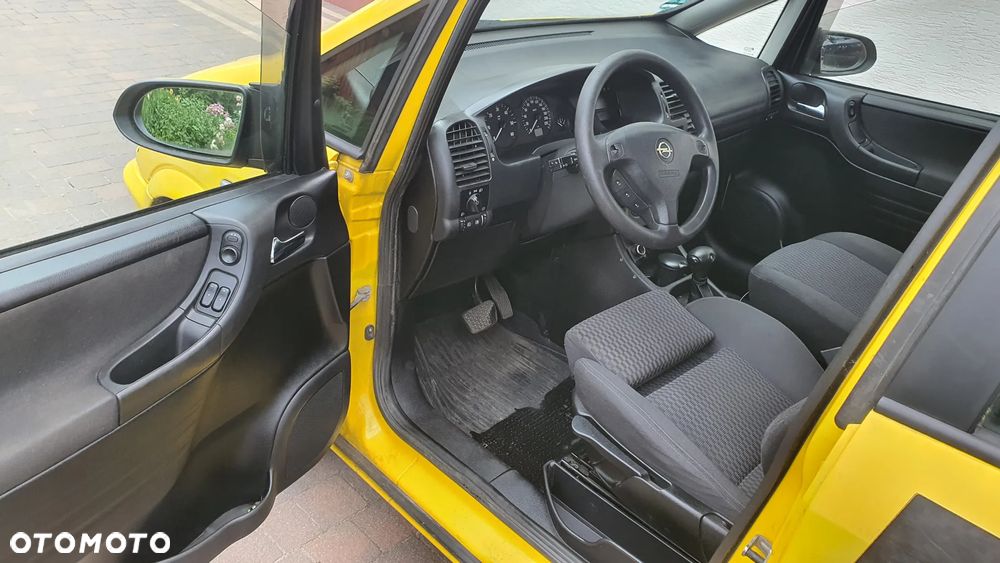 Opel Zafira - 19