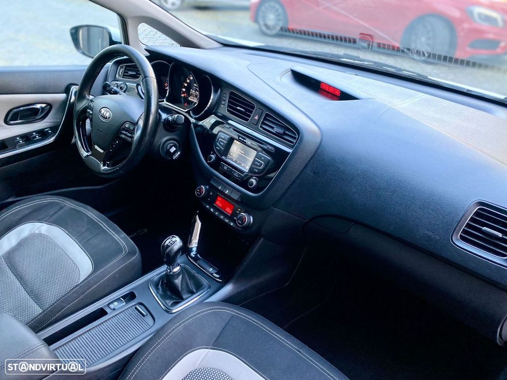 Kia ProCeed 1.6 CRDi GT Line 7DCT - 23