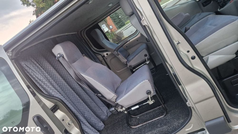 Renault Trafic - 12