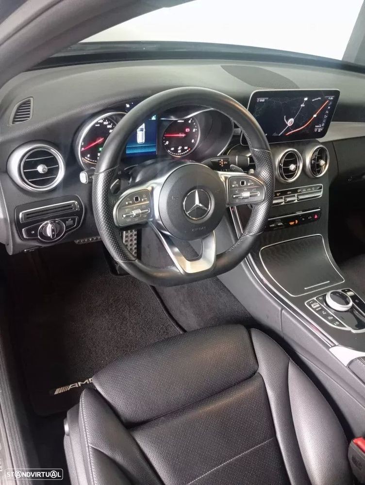 Mercedes-Benz C 220 d AMG Line — fotografia 28
