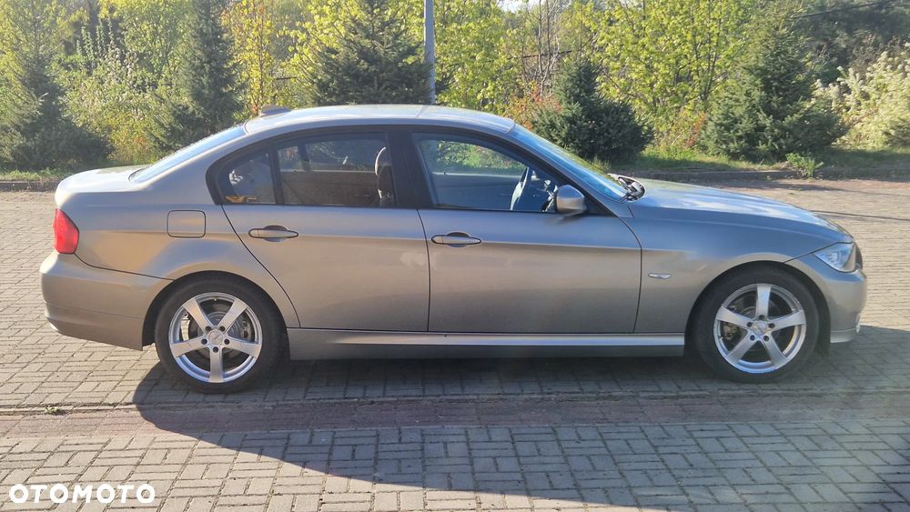 BMW Seria 3 320i - 3
