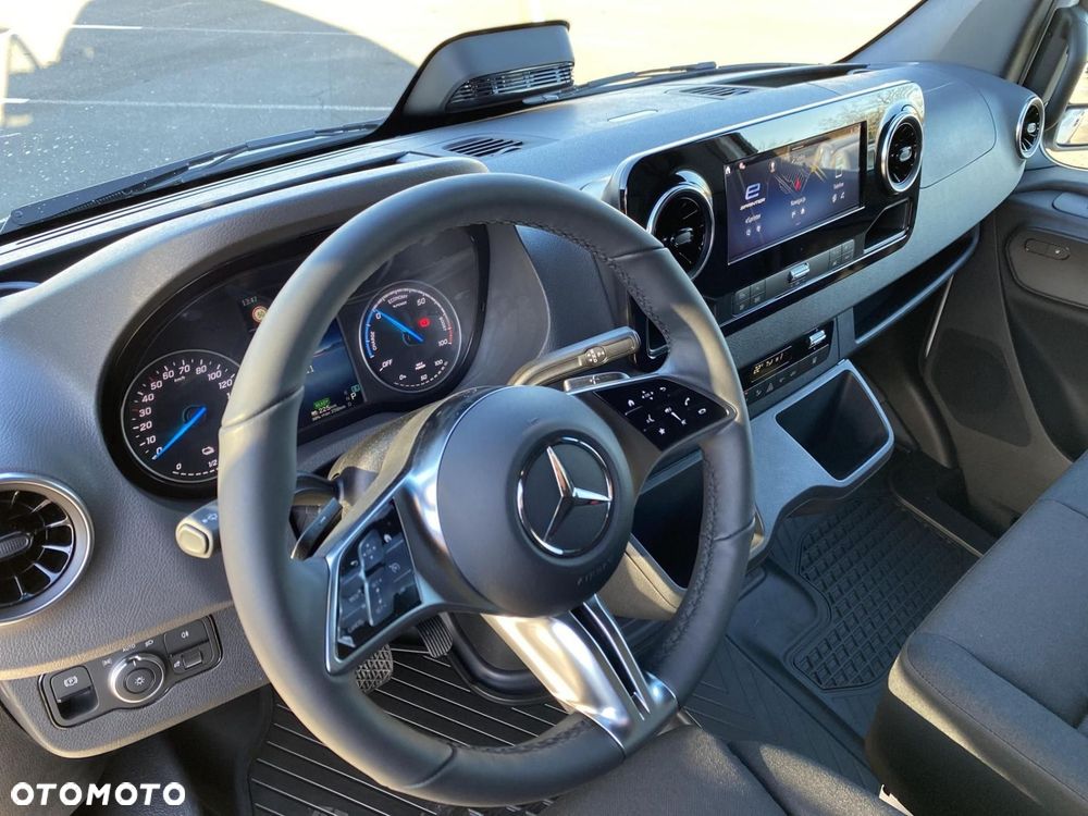 Mercedes-Benz eSprinter - 14