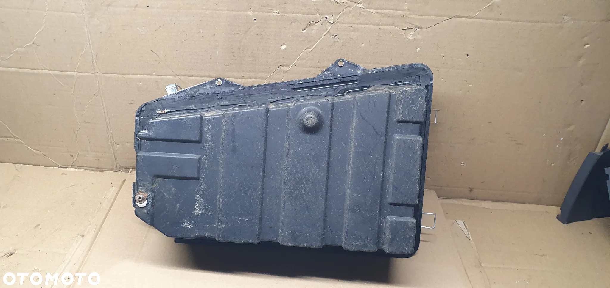 Obudowa podstawa akumulatora VW Touareg 7L 7L0864643B 7L0801283D - 5