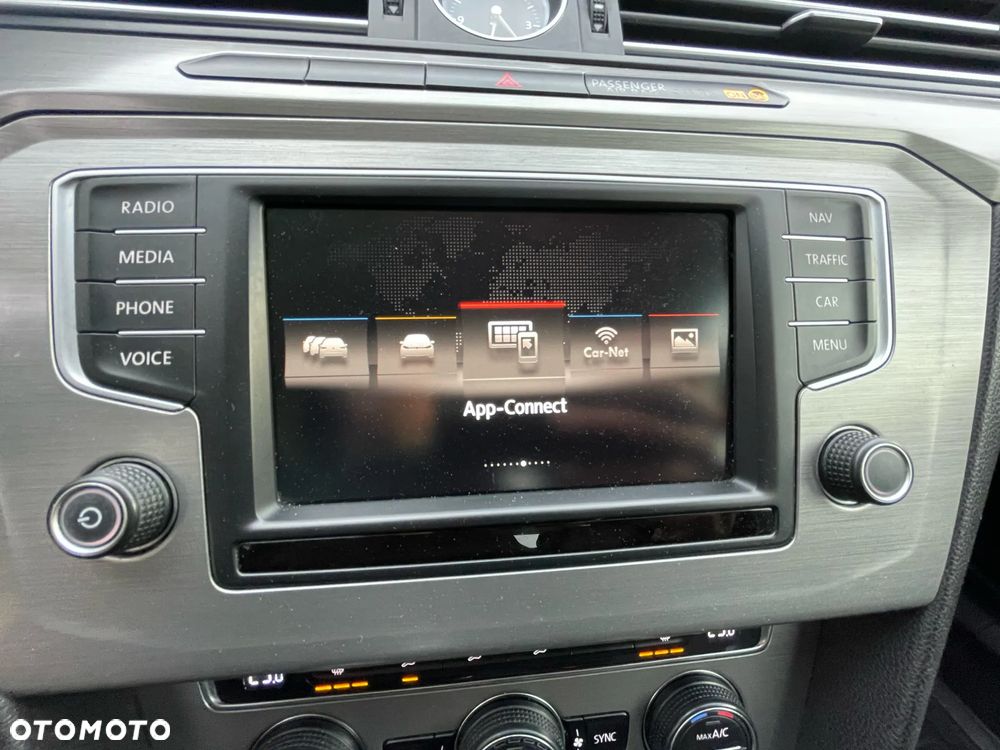 Volkswagen Passat 1.6 TDI BMT Trendline - 22
