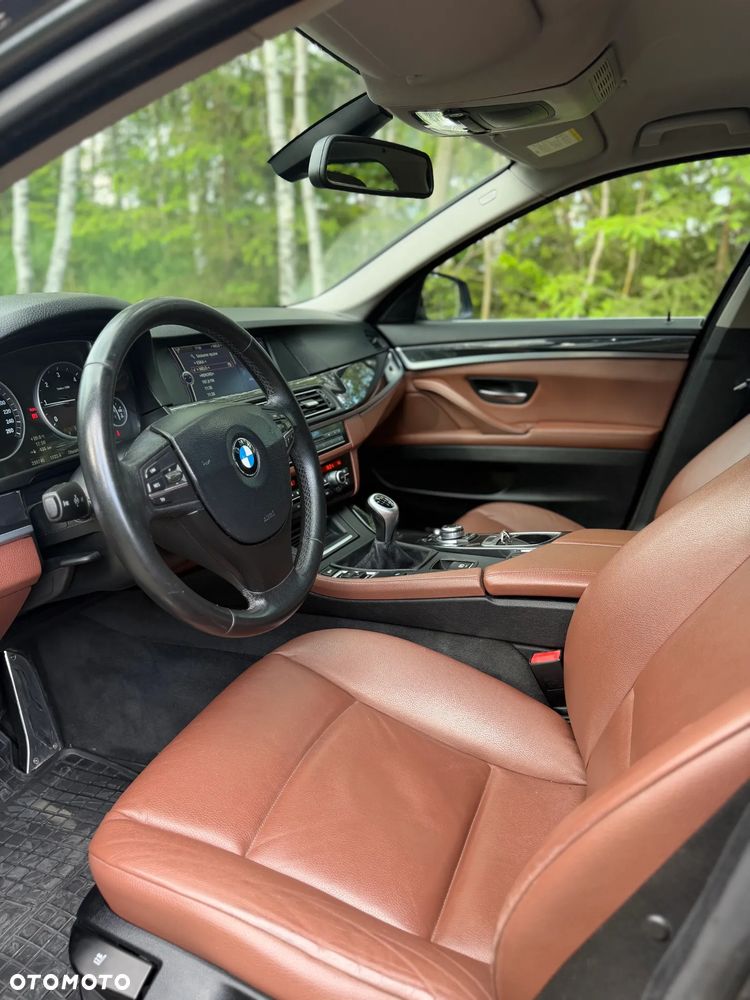 BMW Seria 5 520d - 13