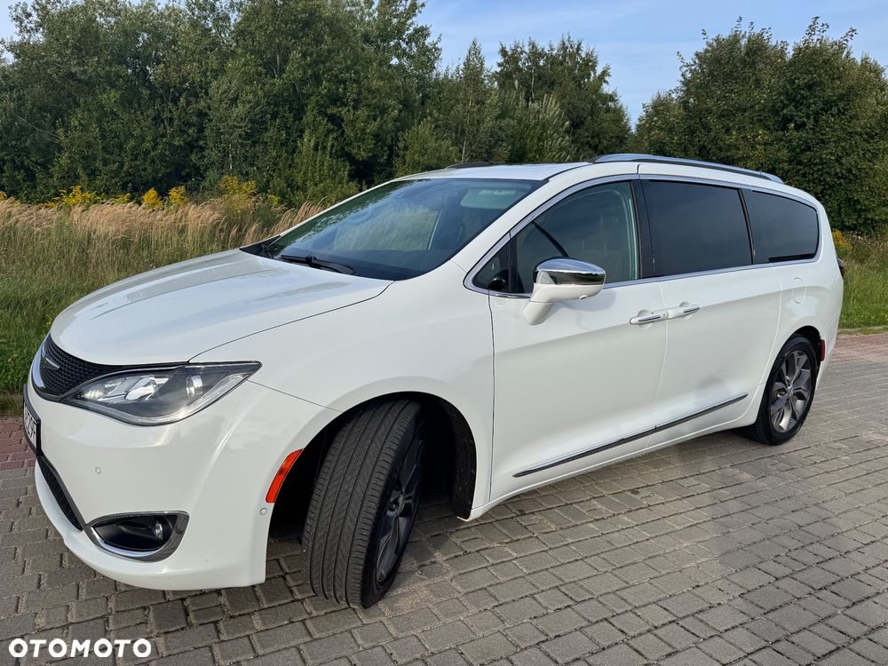 Chrysler Pacifica - 10