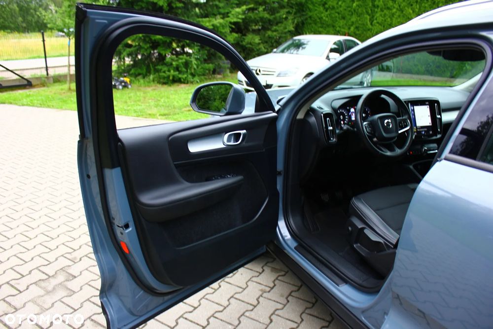Volvo XC 40 T3 Momentum Pro - 33