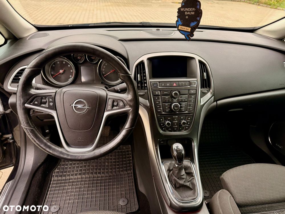 Opel Astra 2.0 CDTI Exklusiv - 9