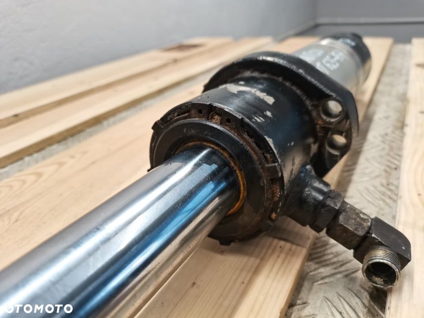 Manitou MT 625-75H {Cylinder hydrauliczny skrętu} - 4