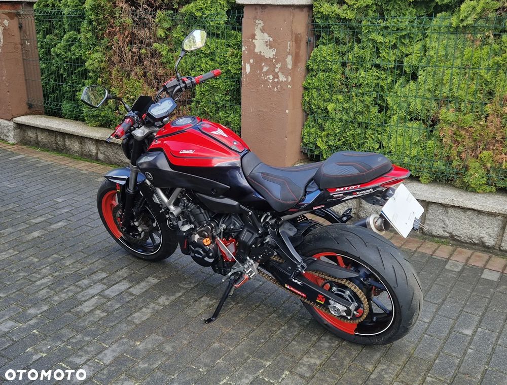 Yamaha MT - 8