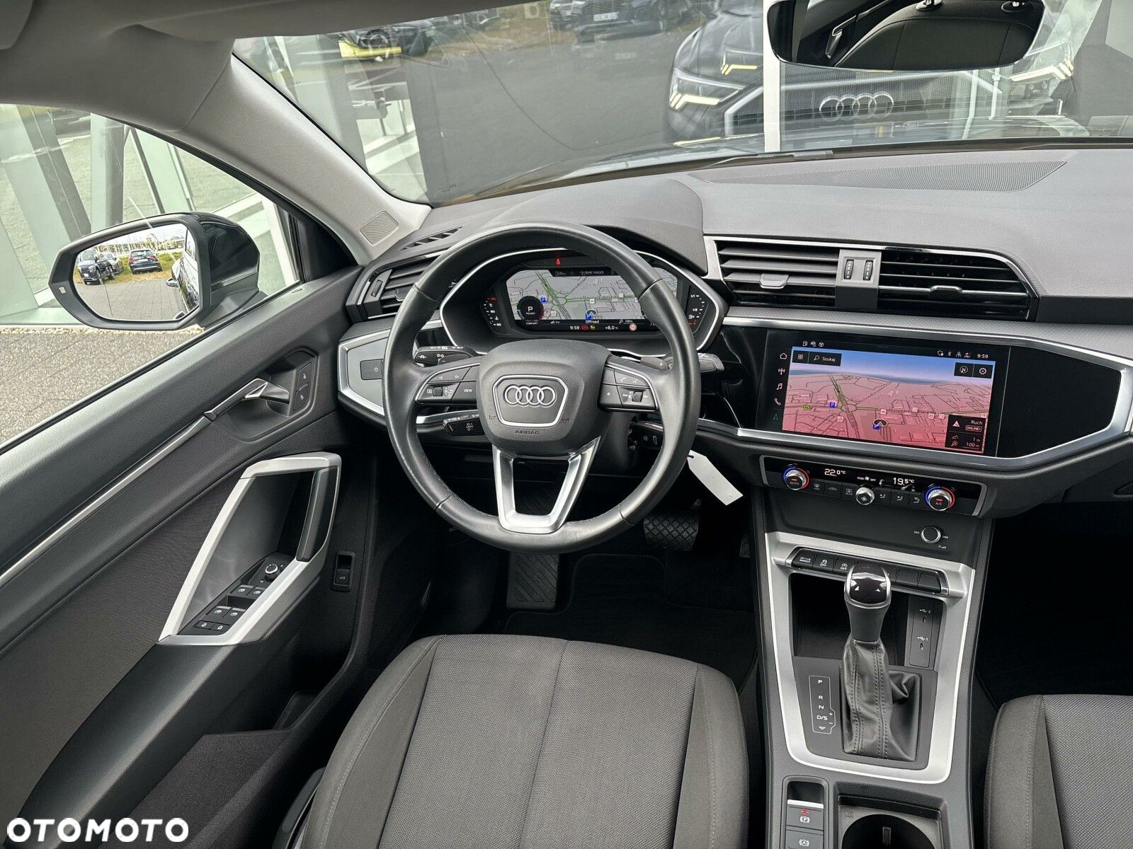 Audi Q3 - 18
