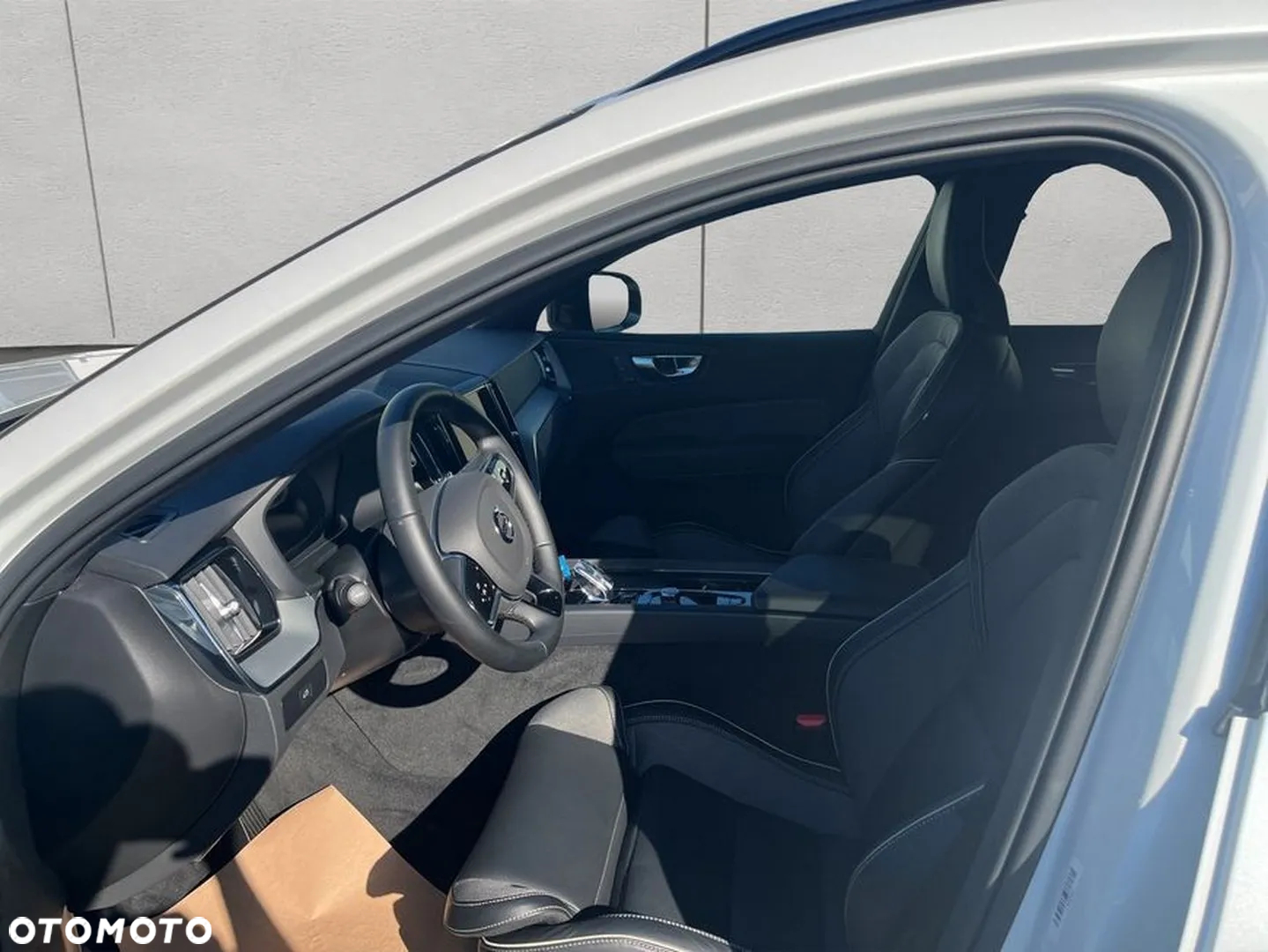Volvo XC 60 B4 B Plus Dark - 11