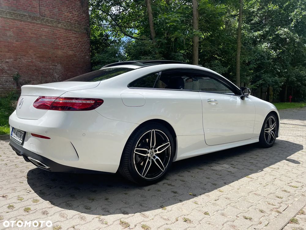 Mercedes-Benz Klasa E 300 Coupe 9G-TRONIC - 5