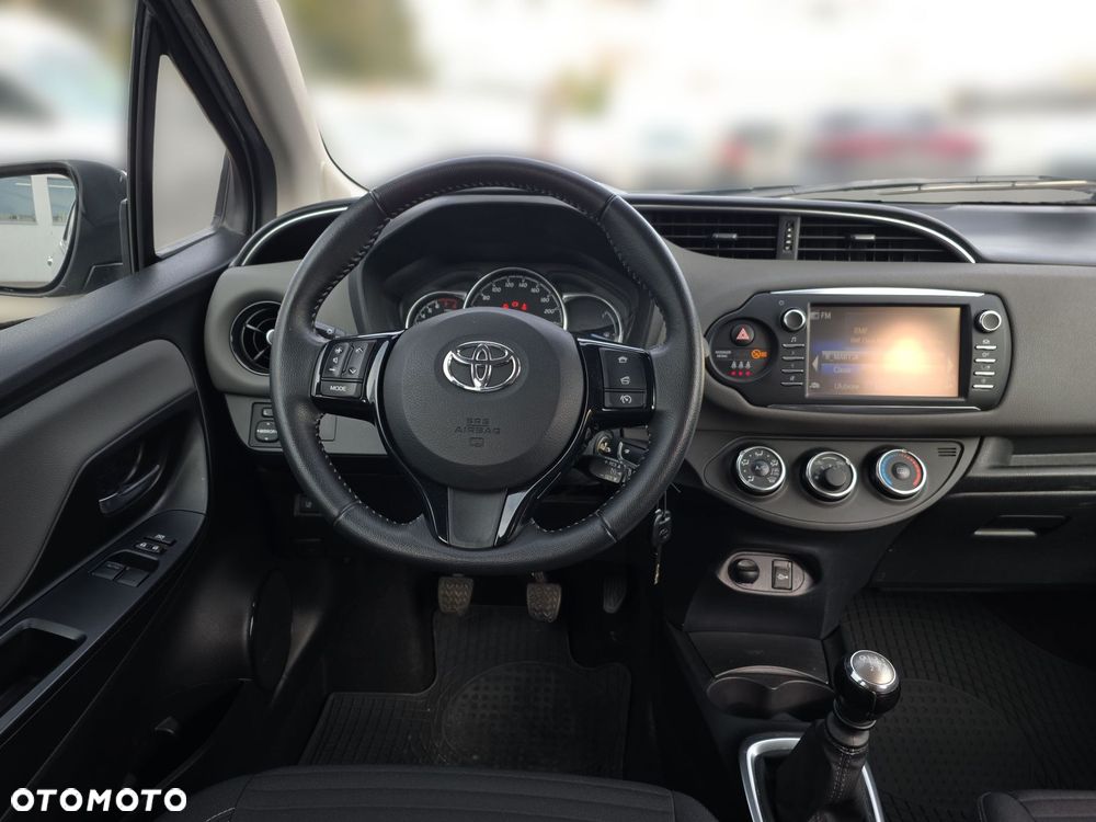 Toyota Yaris - 12
