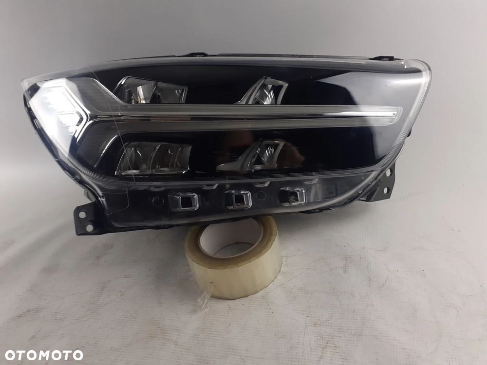 Lampa Volvo XC40 prawa Mid led 31655990 - 1